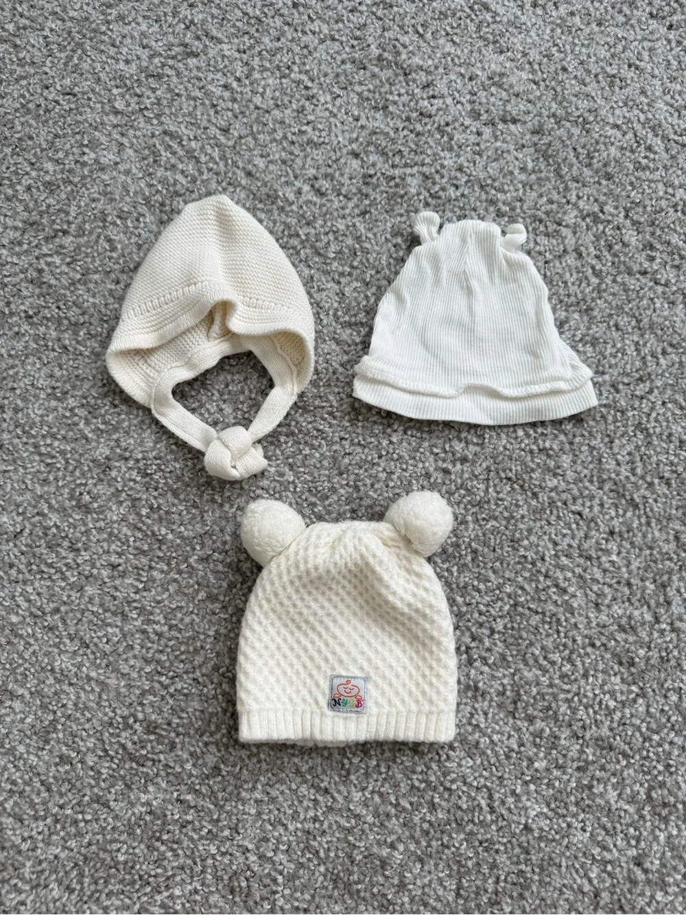 ✨Cream/White Baby Beanie Hat - Newborn✨